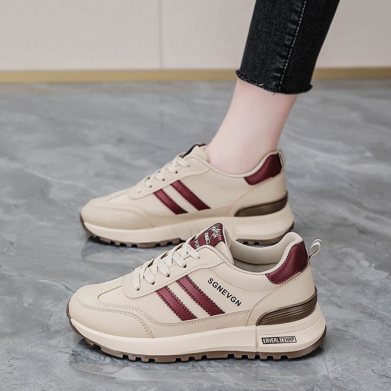 Damen Sportliche Sneakers mit dämpfender Sohle und modischen Akzenten EB