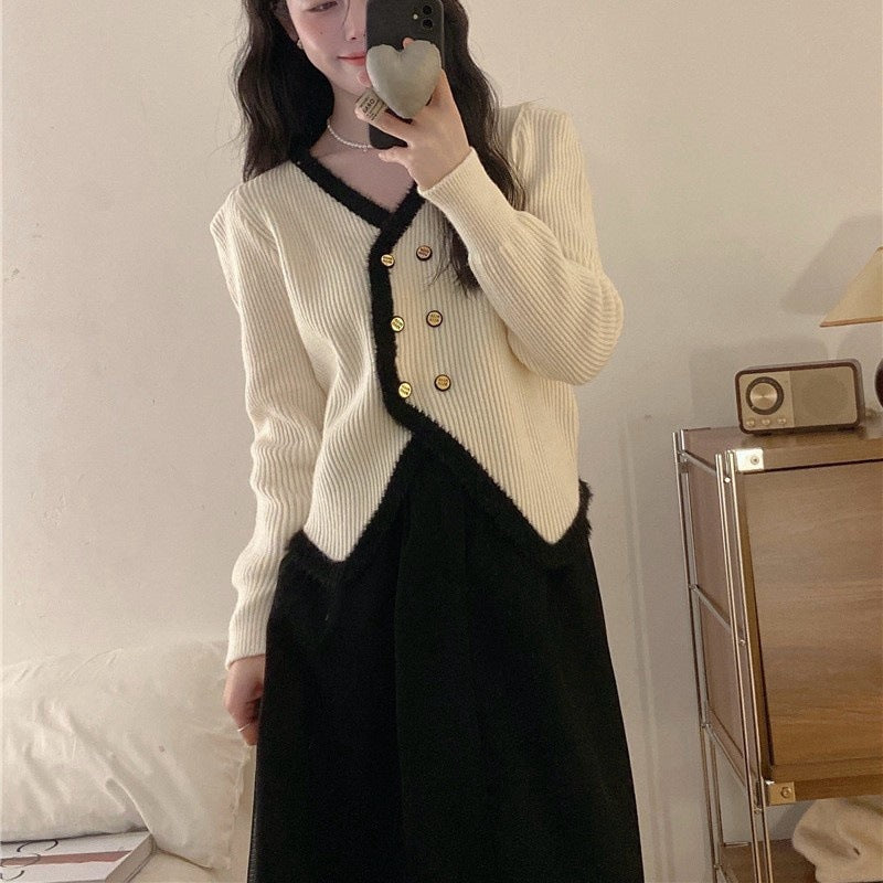 Damen Strickjacke mit asymmetrischem Schnitt und goldenem Knopfdesign EB