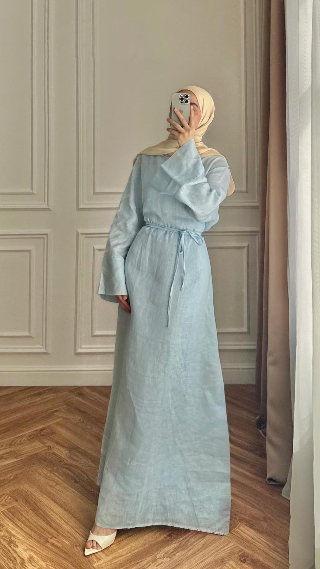 Damen Langes, elegantes Maxikleid aus leichtem Stoff mit Taillengürtel EB
