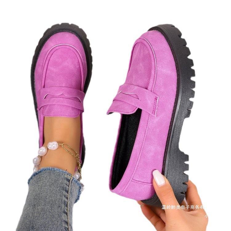 Damen nan robuste Plateau-Loafer mit profilstarker Gummilaufsohle und dekorativem Sattelriemen EB
