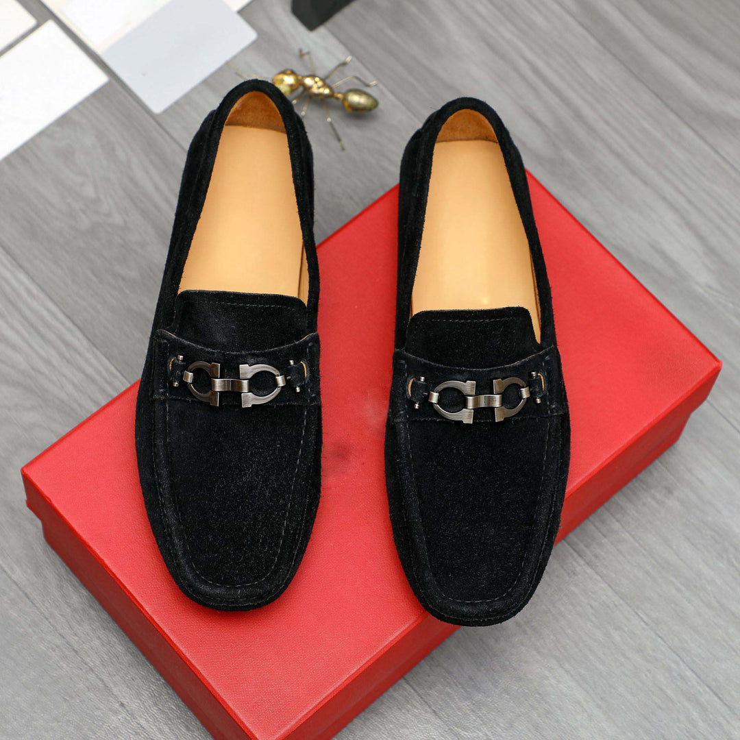 Damen Mokassin mit elegantem Zierdetail und hochwertiger Wildlederoberfläche EB