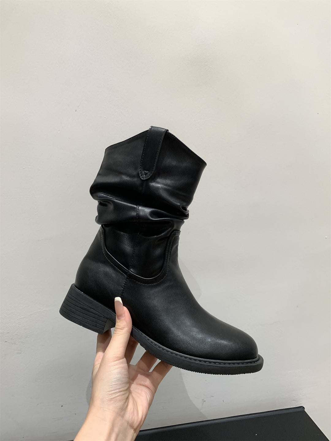 Damen modische Stiefel mit gerafftem Schaft und bequemem Blockabsatz EB