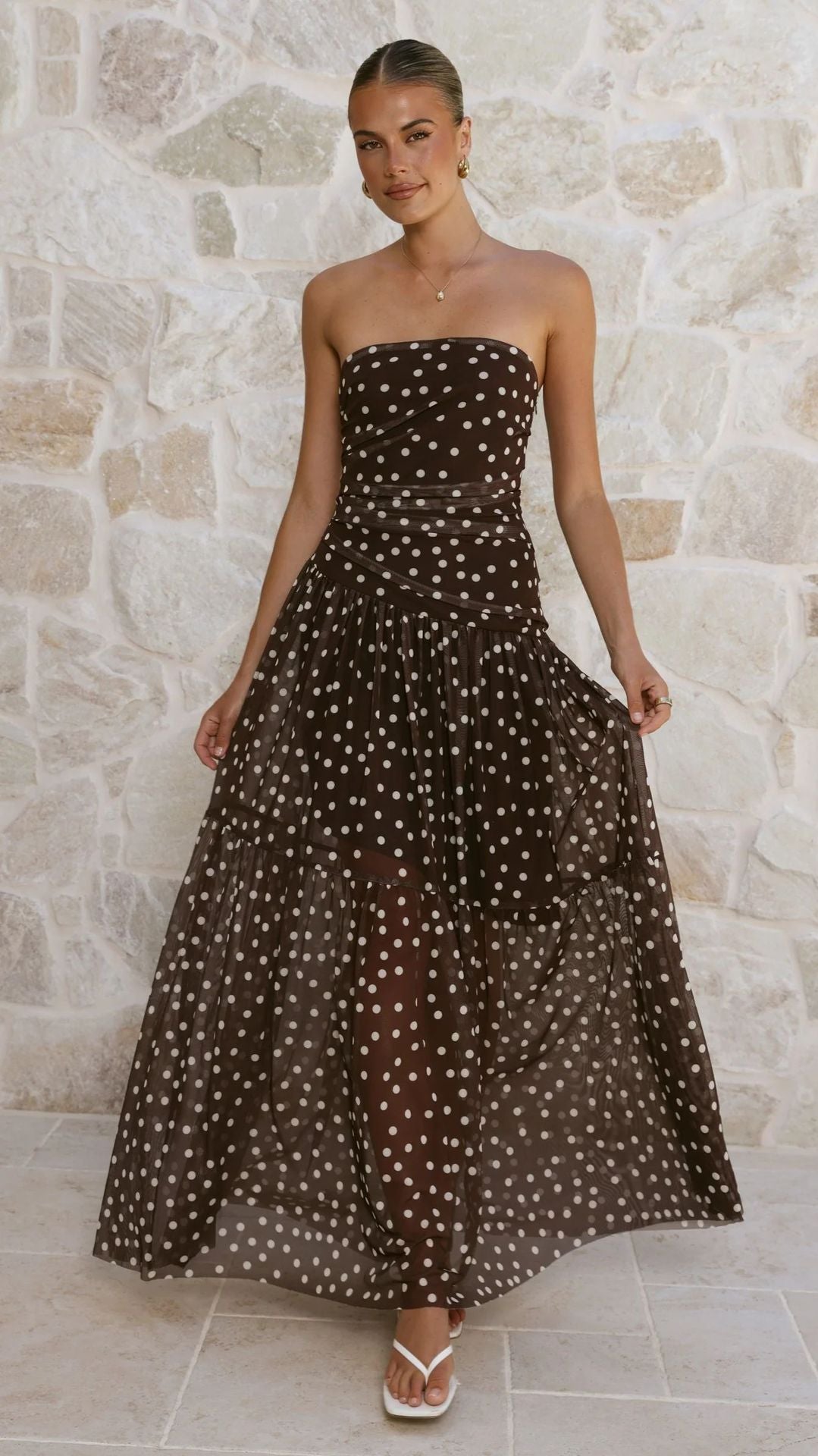 Damen Maxikleid mit schulterfreiem Schnitt und verspieltem Punktenmuster EB