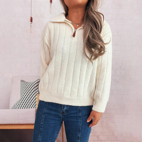 Damen Strickpullover mit kurzer Reißverschlussleiste und Wellenstruktur EB