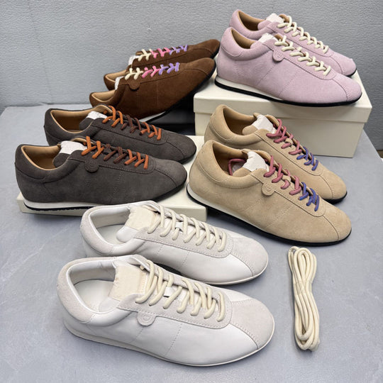 Damen modische Suede Sneakers mit farbigen Schnürsenkeln EB