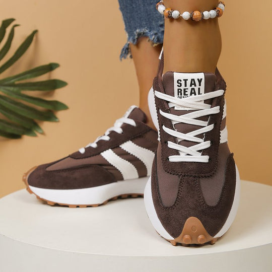 Damen nan retro-inspirierte Plateausneaker aus Veloursleder-Optik mit profilierter Gummisohle EB