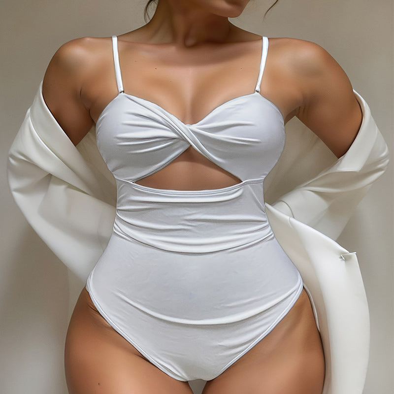 Damen Einteiler Badeanzug mit raffiniertem Cut-Out und verstellbaren Trägern EB