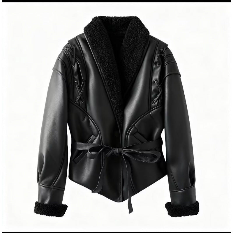 Damen Kunstlederjacke mit warmem Teddyfutter und eleganten Schnürdetails EB