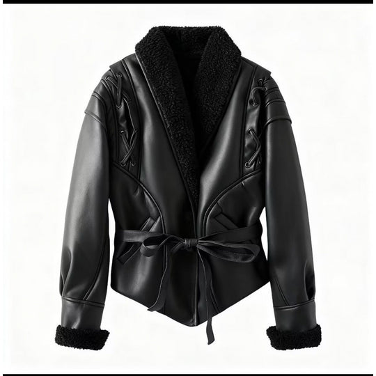 Damen Kunstlederjacke mit warmem Teddyfutter und eleganten Schnürdetails EB