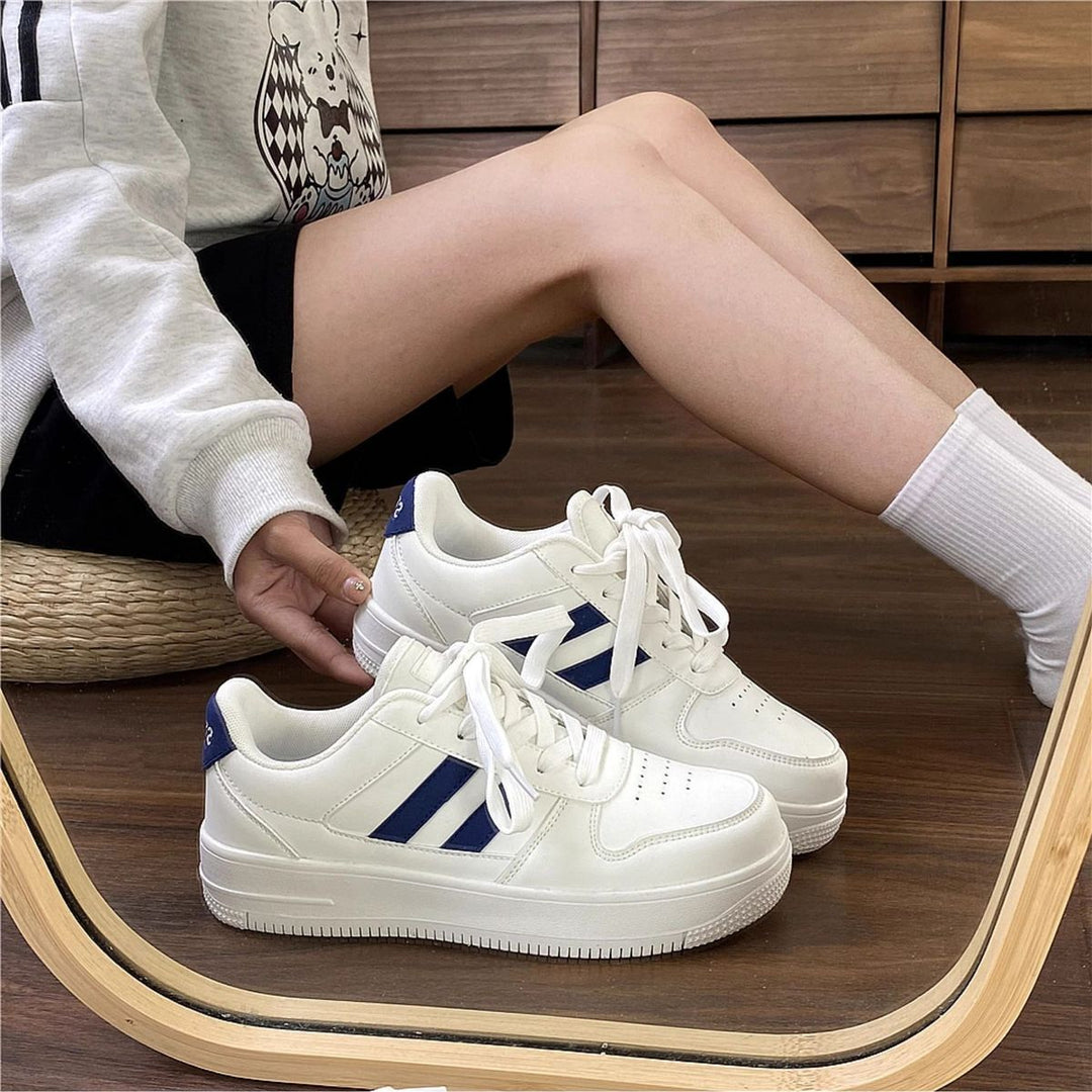 Damen Sportliche Sneakers mit modischem Streifen-Design EB