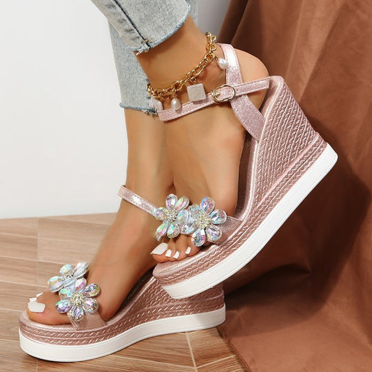 Damen Wedge-Sandalen mit floralen Verzierungen und rutschfester Sohle EB