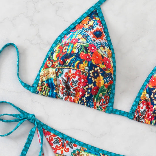 Damen Triangel-Bikini mit bunten Zierstichen und verstellbaren Bindebändern EB