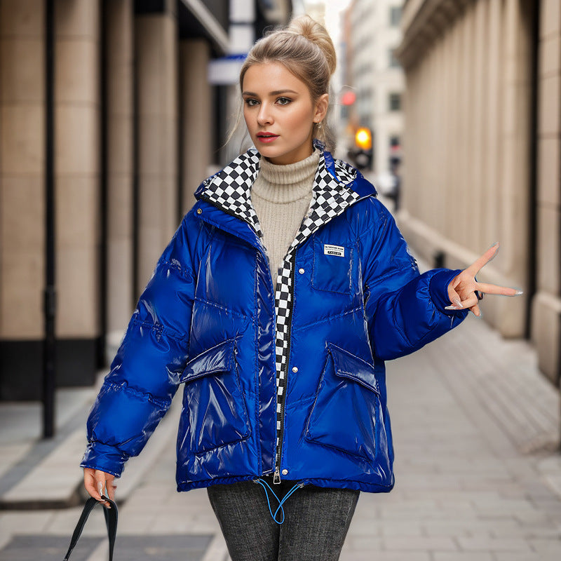 Damen modische kurze Pufferjacke mit Kapuze und praktischen Taschen EB