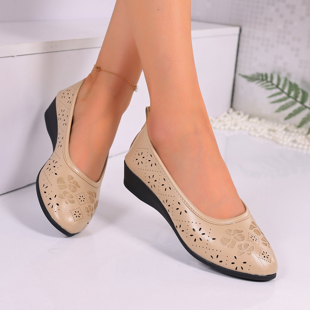 Damen Ballerina-Schuhe mit filigranem Lochmuster und rutschfester Sohle EB