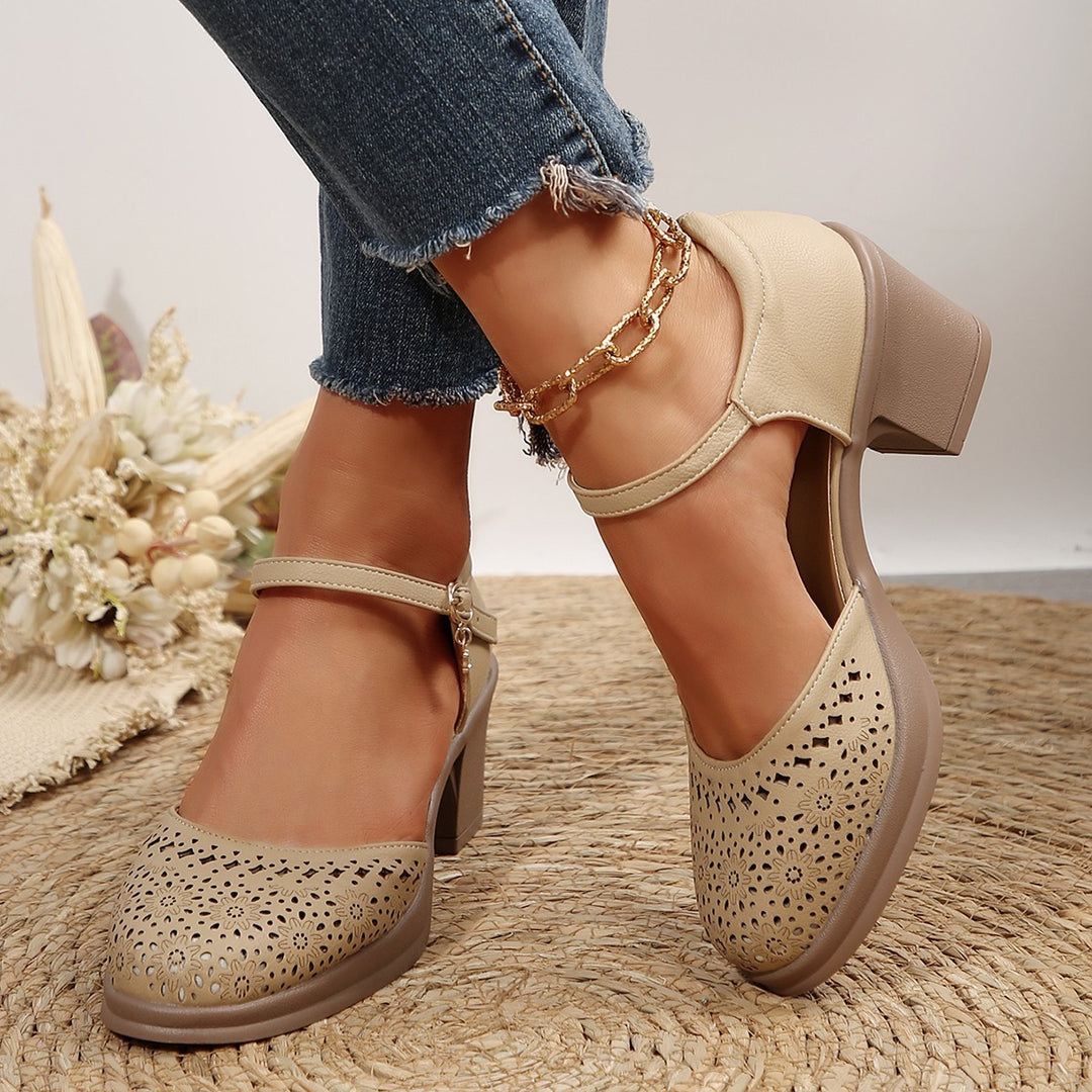 Damen elegante Riemchen-Pumps mit perforierter Oberfläche und gleitendem Absatz EB