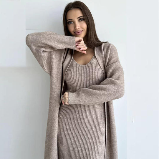 Damen Strickkleid mit tiefem V-Ausschnitt und langem Schnitt EB