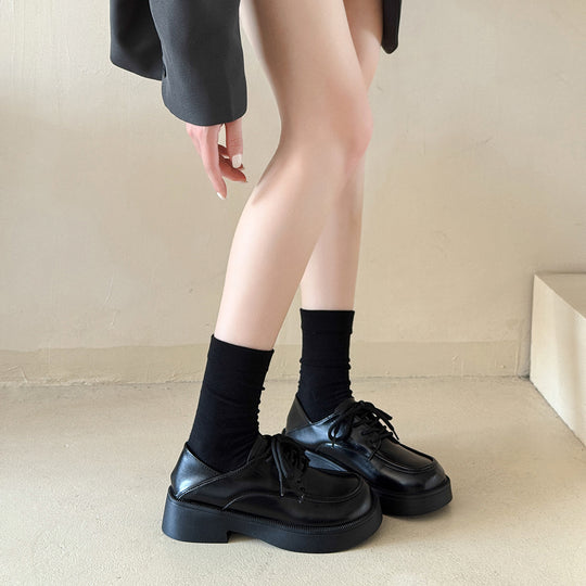Damen Schnürschuhe mit glänzender Oberfläche und bequemer Sohle EB