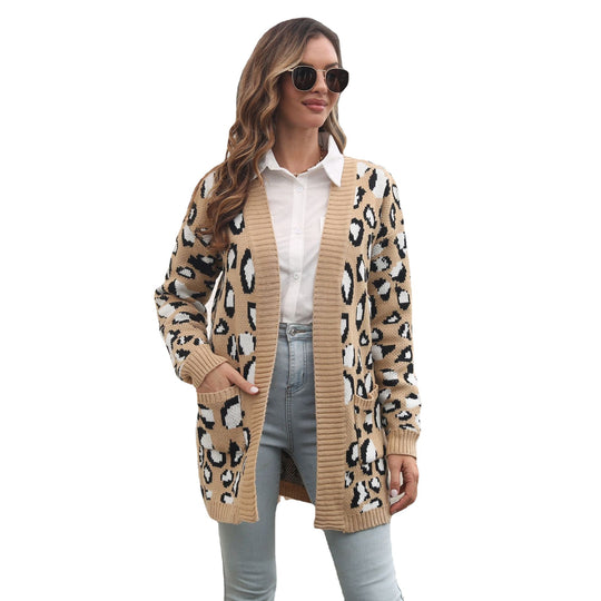 Damen Strickjacke mit modernem Leopardenmuster und Taschen EB