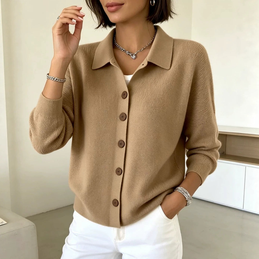 Damen Feinstrick-Cardigan mit Hemdkragen, entspannter Silhouette und Holzknöpfen EB