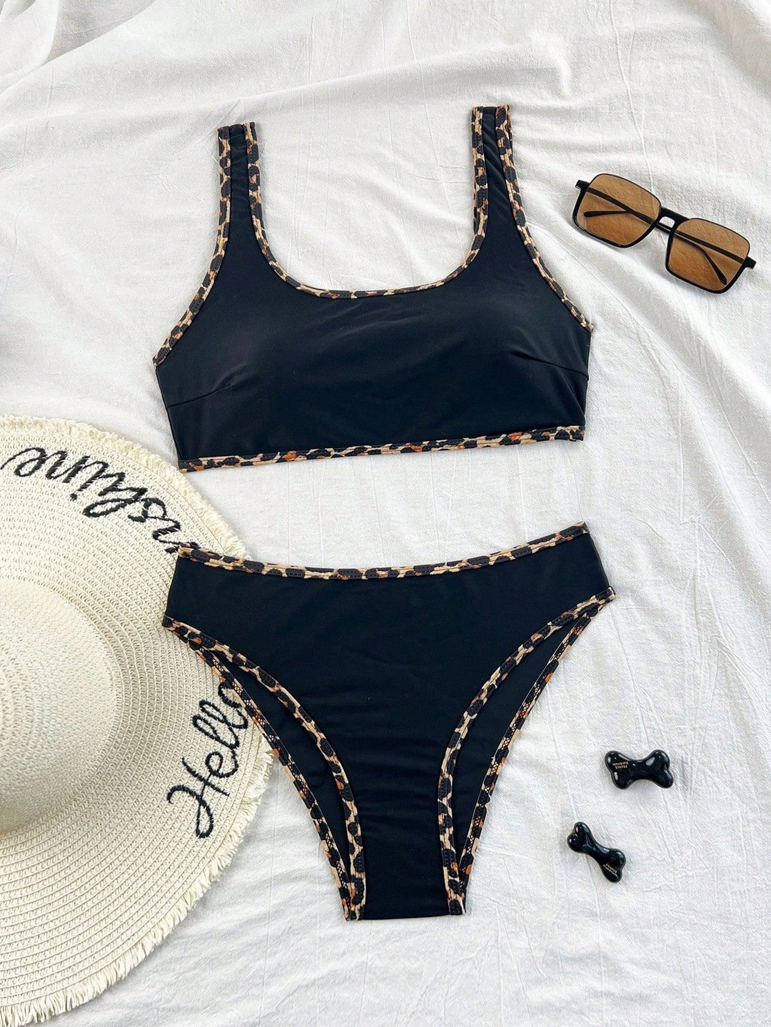 Damen Hochgeschnittener Bikini mit animalischem Design EB