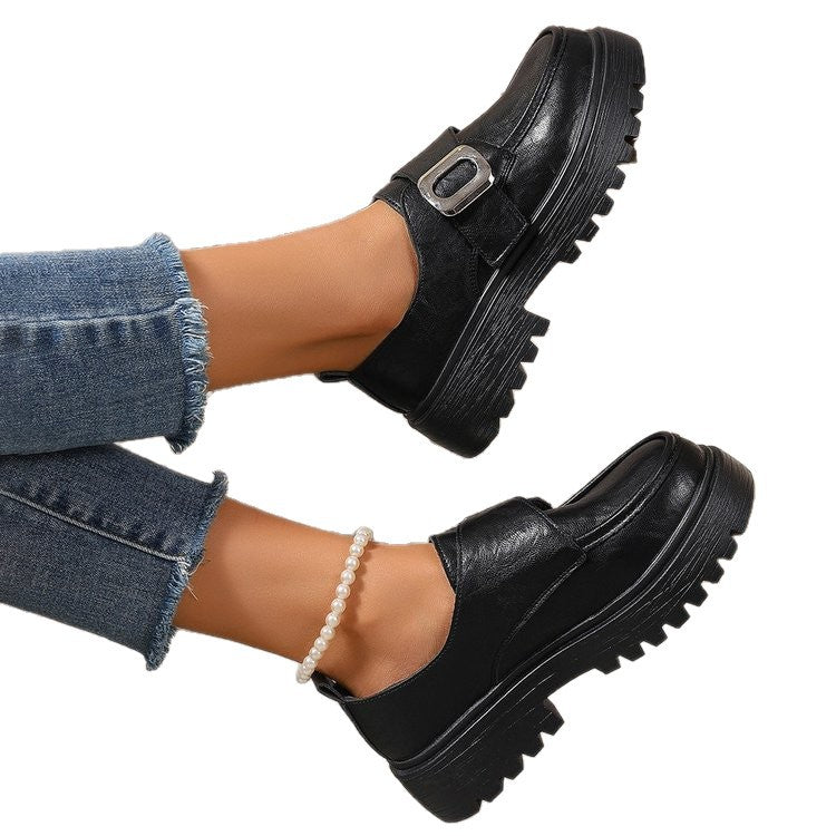 Damen Slipper mit modischem Verschluss und rutschfester Profilsohle EB