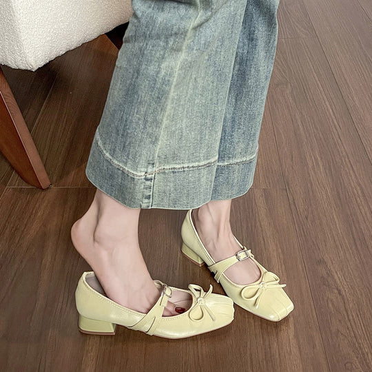 Damen Ballerinas mit dekorativem Riemchen und komfortablem Blockabsatz EB