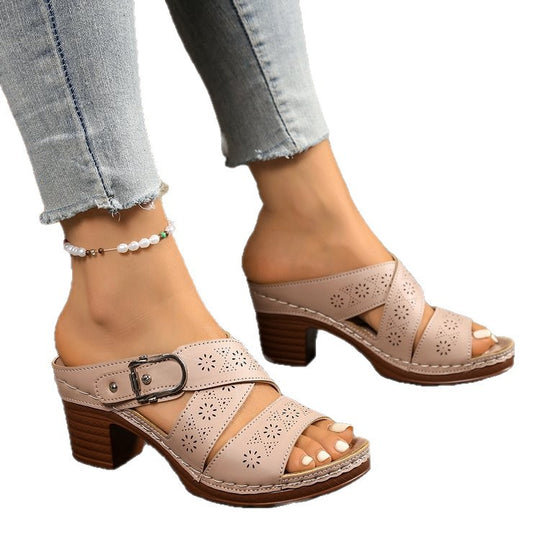 Damen geschlossene Blockabsatz Sandalen mit perforierten Details EB