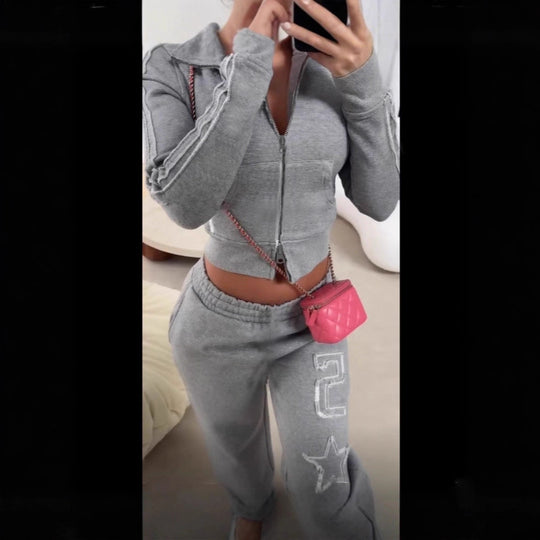 Damen nan taillierte Cropped-Kapuzenjacke mit durchgehendem Reißverschluss, elastischem Abschlussbund und dekorativem College-Print EB