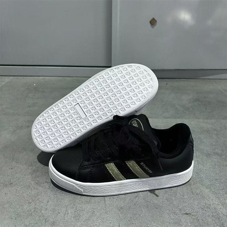 Damen Sportliche Sneakers mit klassischer Silhouette und elegantem Schnürdesign EB