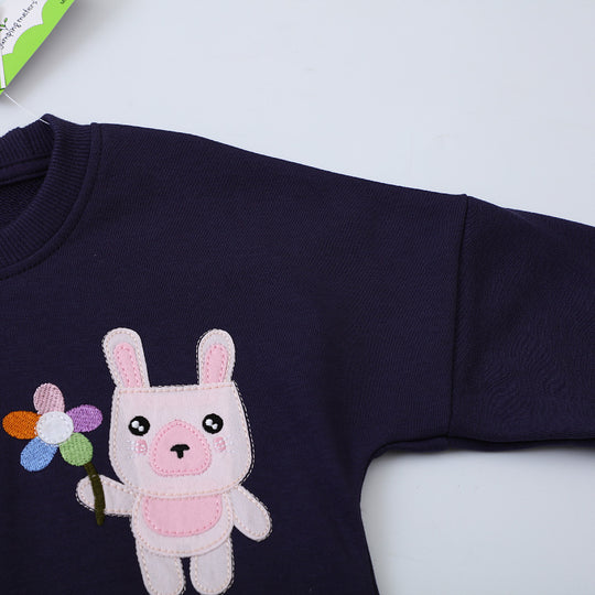 Mädchen Sweatshirt mit buntem Hasenmotiv EB