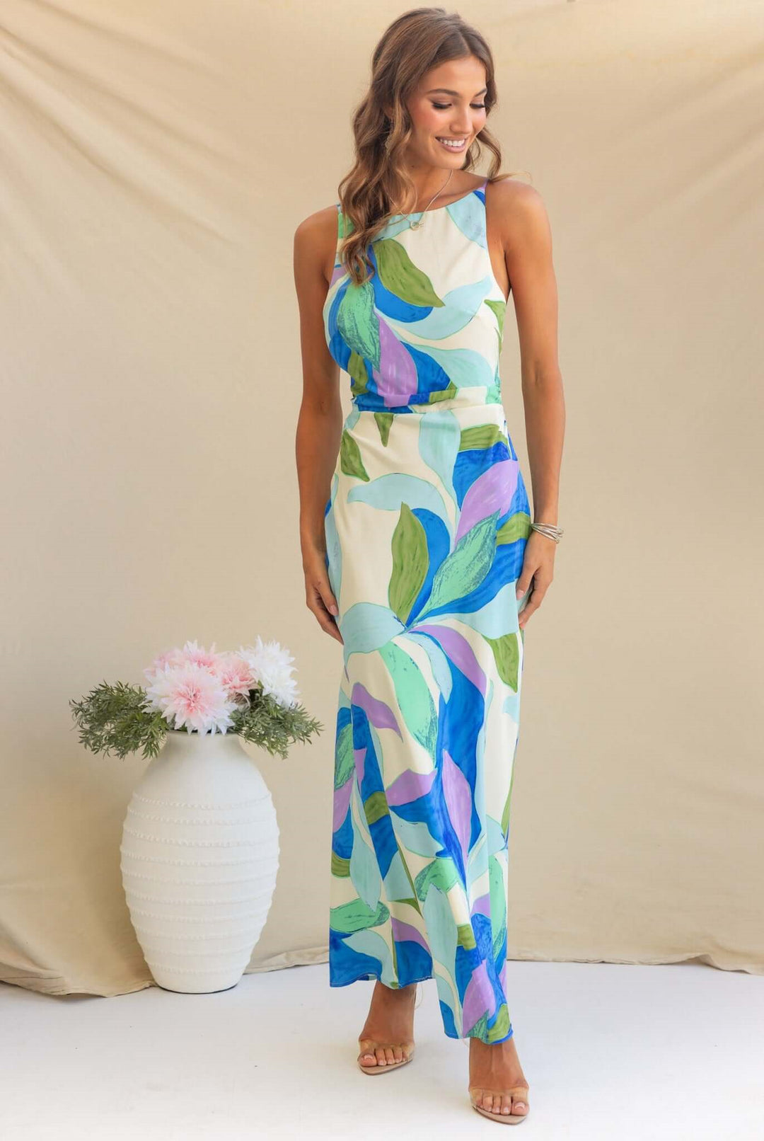 Damen Maxikleid mit modernem floralem Design und elegantem Schnitt EB