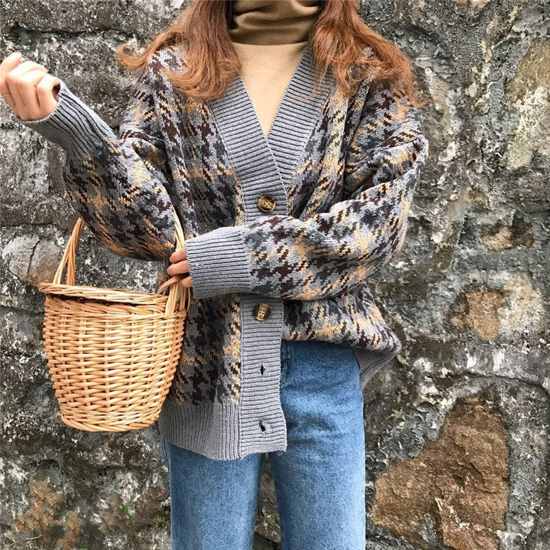 Damen Grobstrick-Cardigan mit modischem Hahnentrittmuster und großen Holzknöpfen EB
