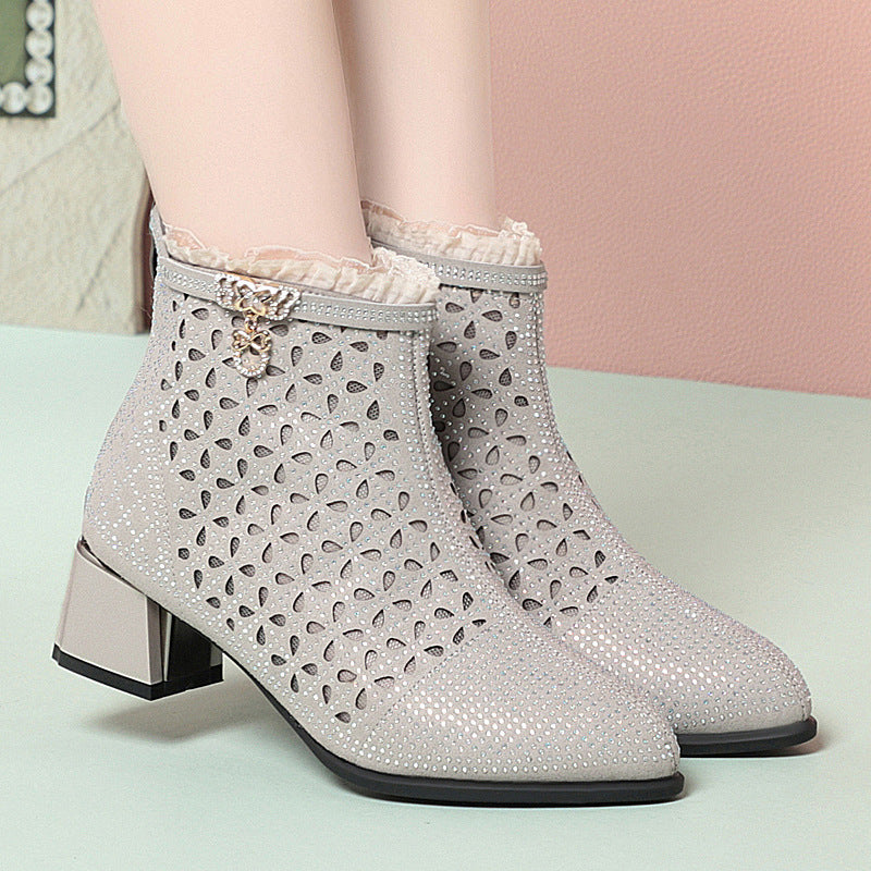 Damen elegante Stiefeletten mit funkelnden Strassdetails und modischem Lochmuster EB
