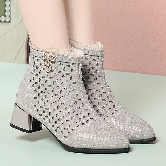 Damen elegante Stiefeletten mit funkelnden Strassdetails und modischem Lochmuster EB