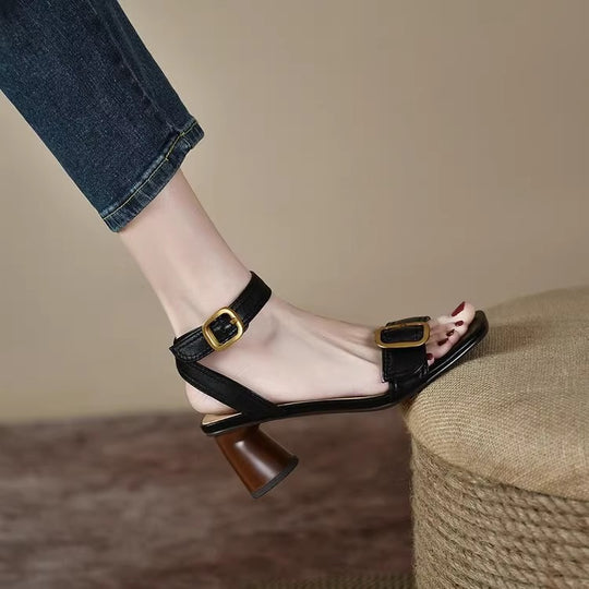 Damen elegante Sandalen mit breitem Riemen und markanter Schnalle EB