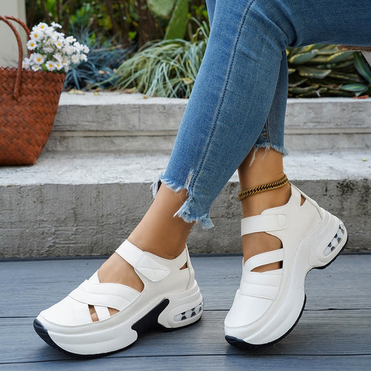 Damen Sportsneaker mit modischem Cut-Out-Design EB
