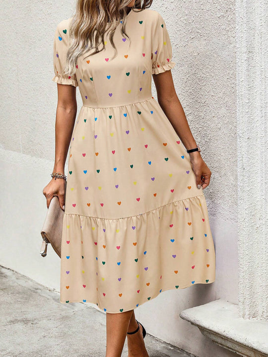 Damen Midi-Kleid mit buntem Herzdesign und verspieltem Volantschnitt EB