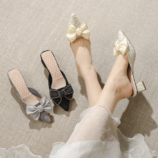Damen elegante Mules mit besonderem Schmuckdetail EB