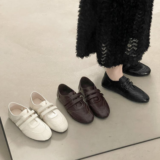 Damen Komfortable Slip-On Loafers mit dekorativen Riemchen und ergonomischer Sohle EB