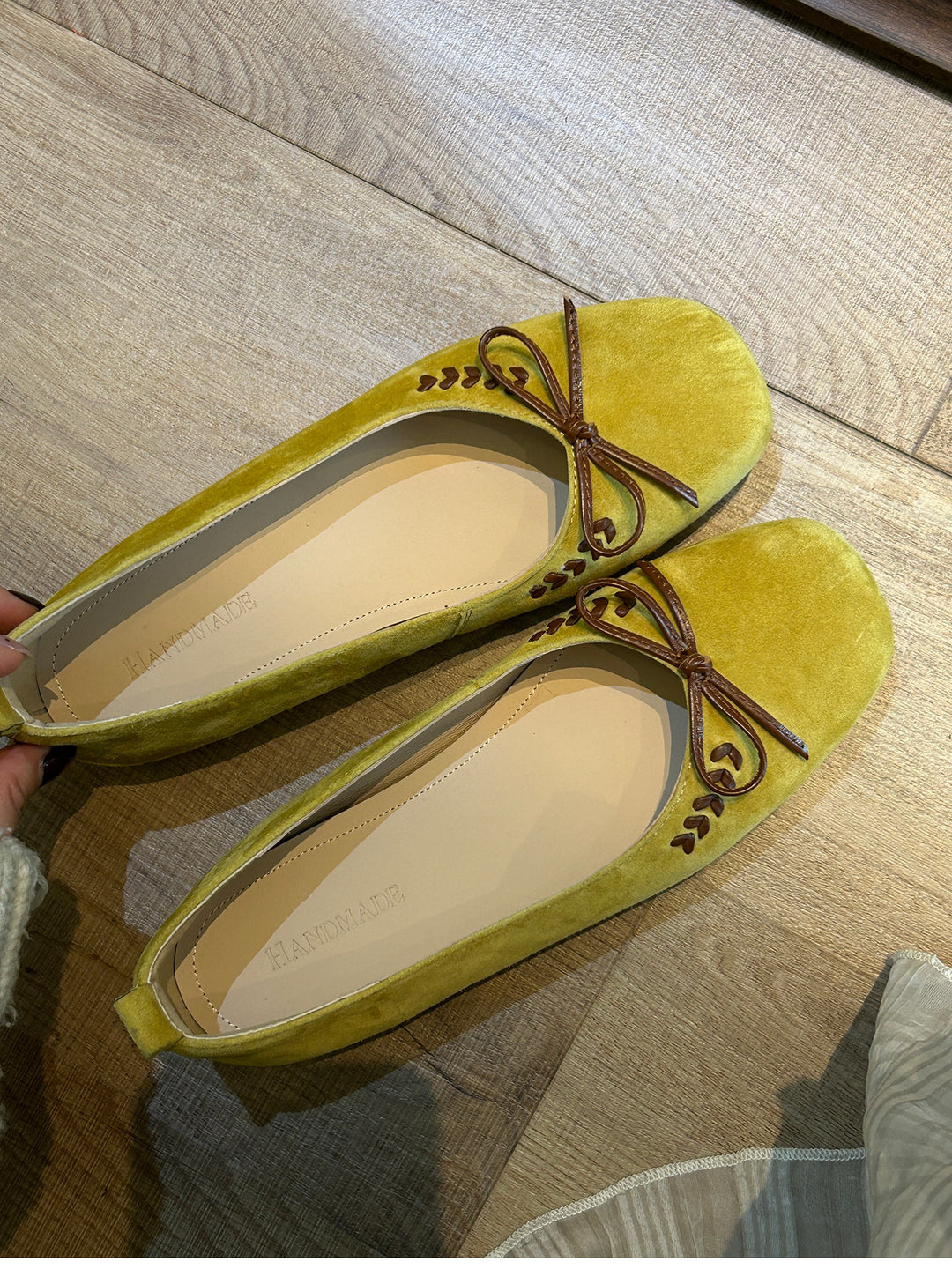 Damen Ballerinas aus weichem Veloursleder mit dekorativem Schleifendetail EB