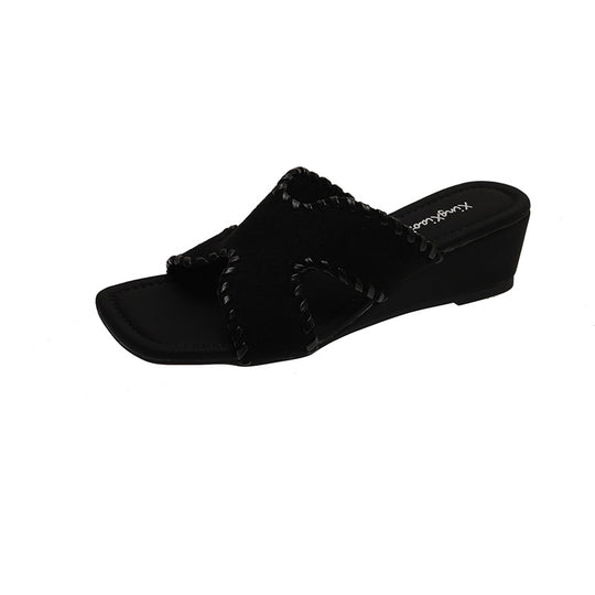 Damen Komfortable Mules mit modernen Steppdetails EB