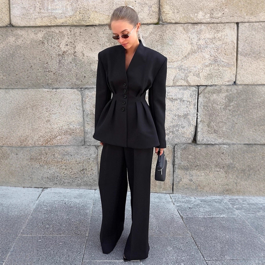 Damen Eleganter Blazer-Hosenanzug mit taillierter Silhouette und klassischen Knopfdetails EB