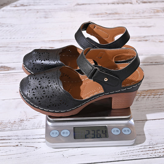 Damen Clogs mit floralen Perforationen und Komfort-Fersenriemen EB