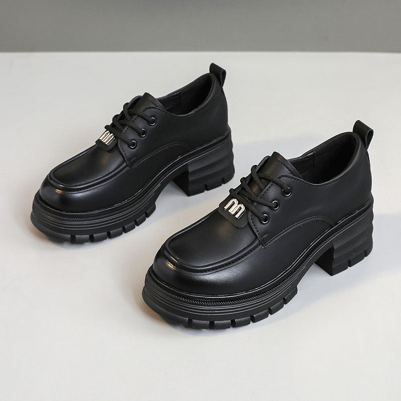 Damen Chunky Schuhe mit dämpfendem Absatz und modischen Akzenten EB
