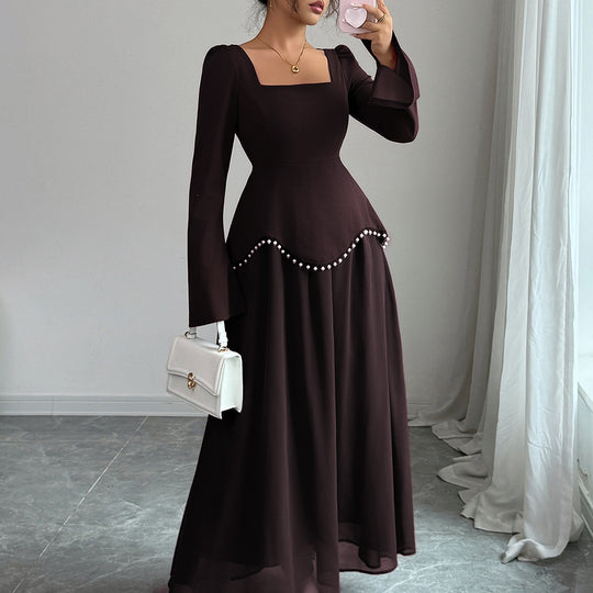 Damen nan elegantes Maxikleid mit quadratischem Ausschnitt, taillierter Schößchen-Passe und Perlenbordüre EB