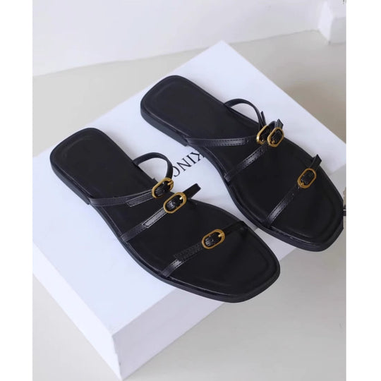 Damen modische Sandalen mit schickem Riemendesign und goldenen Akzenten EB