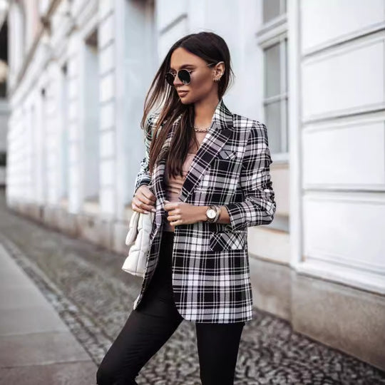 Damen Karoblazer mit tailliertem Schnitt und modischen Details EB