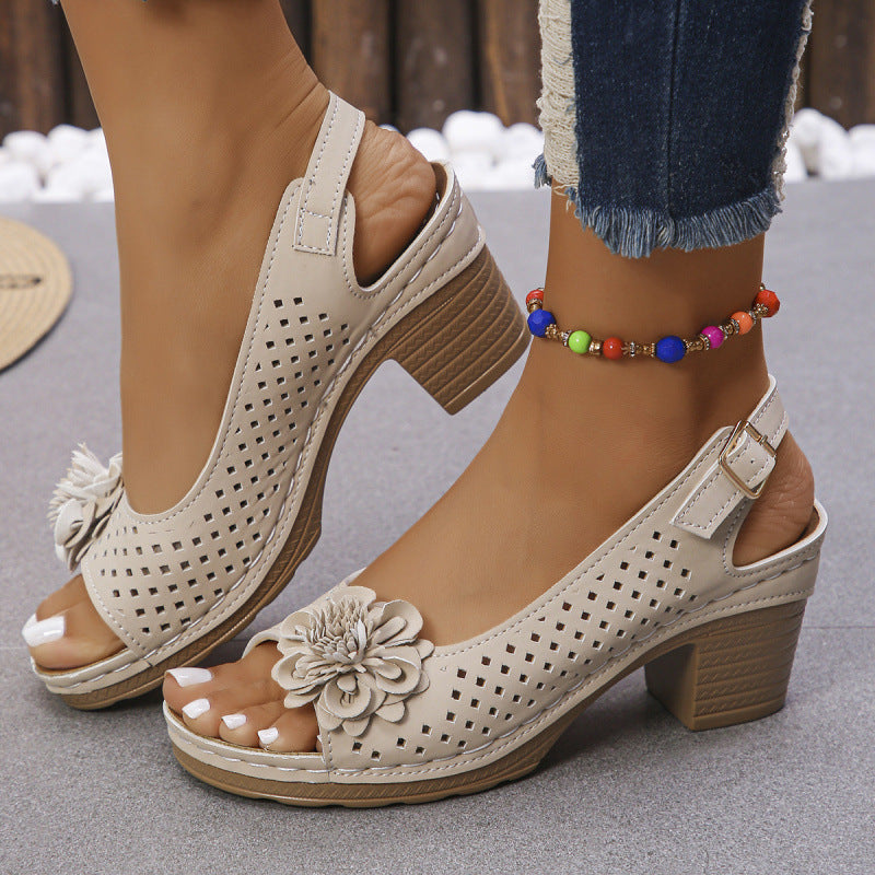 Damen Riemchen-Sandalen mit floralem Design und komfortablem Blockabsatz EB