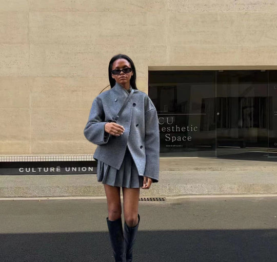 Damen Modische und elegante Kurzjacke mit innovativem Schnitt EB