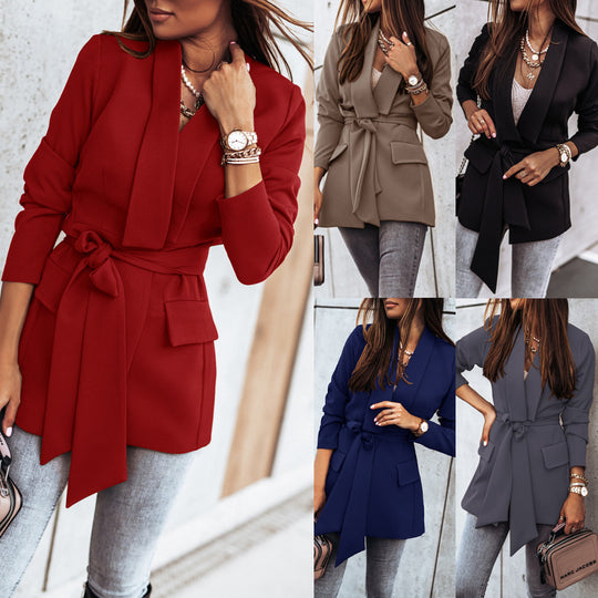 Damen Trenchcoat mit tailliertem Schnitt und praktischen Taschen EB
